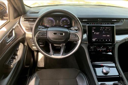 2022 Jeep Grand Cherokee L Laredo