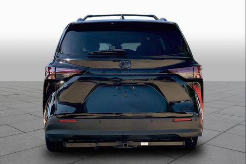 Midnight Black Metallic 2024 Toyota Sienna Woodland Edition