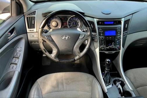 2012 Hyundai SONATA SE