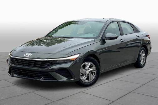 2024 Hyundai ELANTRA SE