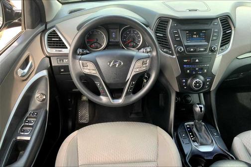 2016 Hyundai SANTA FE SE