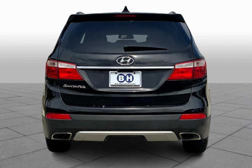 2016 Hyundai SANTA FE SE