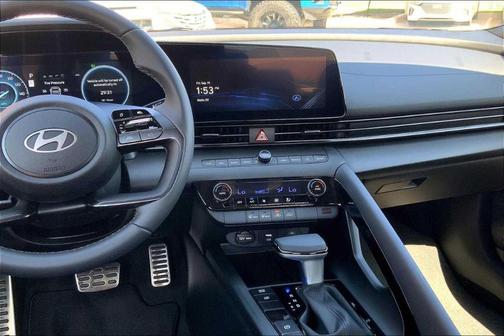 2025 Hyundai ELANTRA HEV SEL