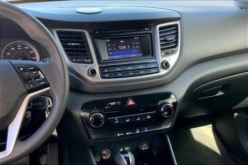 2017 Hyundai TUCSON SE