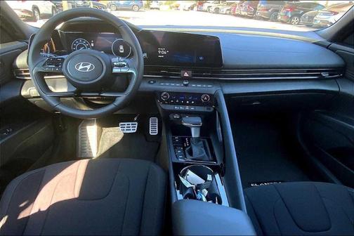 2025 Hyundai ELANTRA HEV SEL