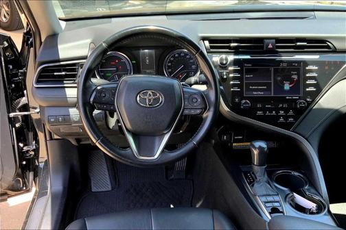 2020 Toyota Camry Hybrid SE