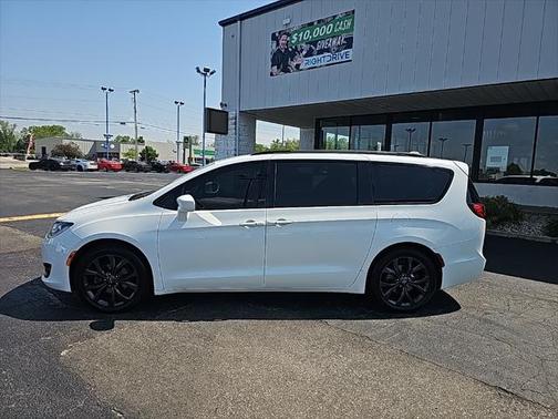 2019 Chrysler Pacifica Touring Plus
