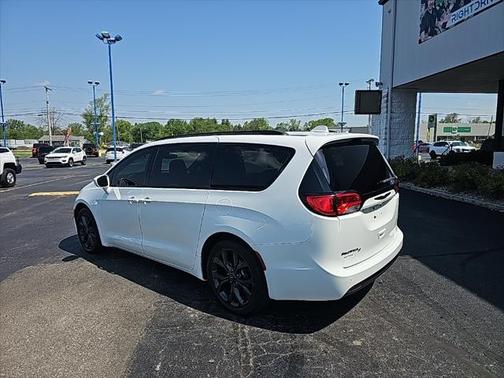 2019 Chrysler Pacifica Touring Plus
