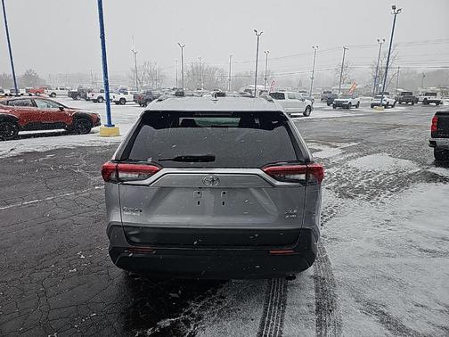 2022 Toyota RAV4 XLE