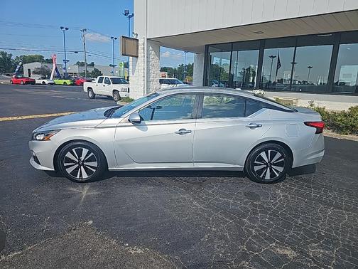 2022 Nissan Altima 2.5 SV