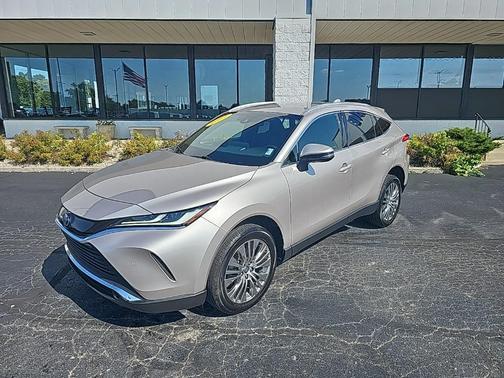 2022 Toyota Venza LE