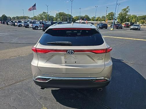 2022 Toyota Venza LE