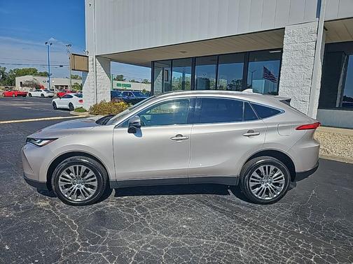 2022 Toyota Venza LE