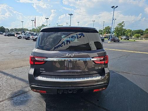 2024 INFINITI QX80 Luxe