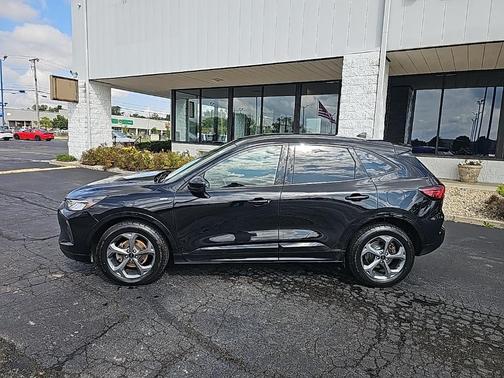 2023 Ford Escape ST-Line Select