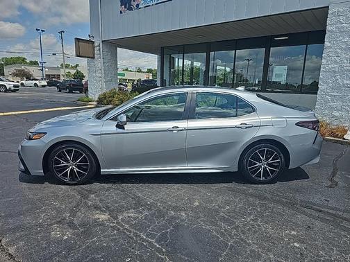 2023 Toyota Camry SE