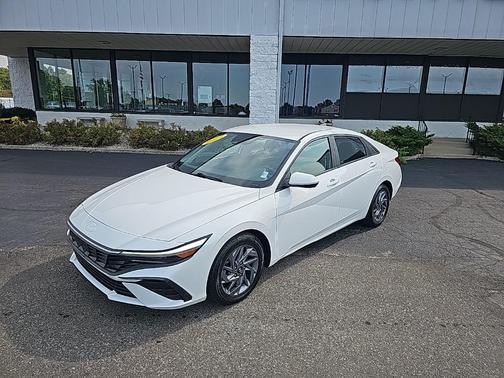2024 Hyundai ELANTRA SEL