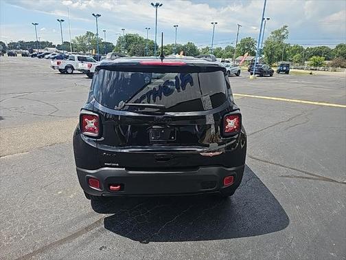 2023 Jeep Renegade Trailhawk