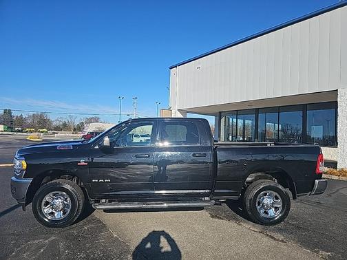 2021 RAM 2500 Big Horn Crew Cab 4x4 6'4' Box
