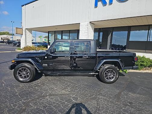 2023 Jeep Gladiator Overland