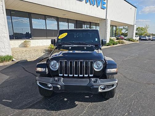 2023 Jeep Gladiator Overland