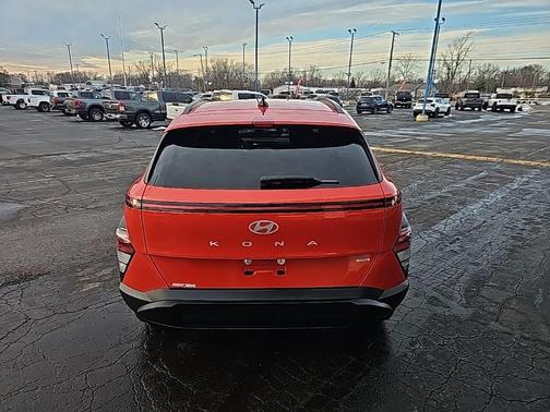 2024 Hyundai KONA SEL