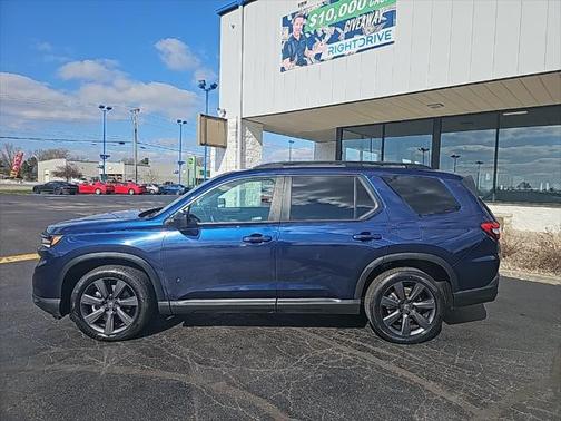 2023 Honda Pilot 2WD Sport