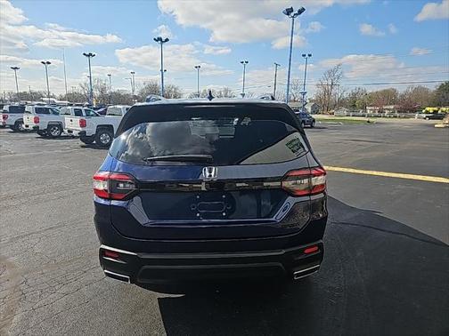 2023 Honda Pilot 2WD Sport