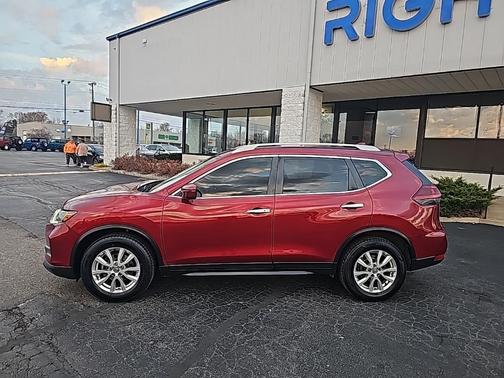 2018 Nissan Rogue SV