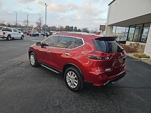 2018 Nissan Rogue SV
