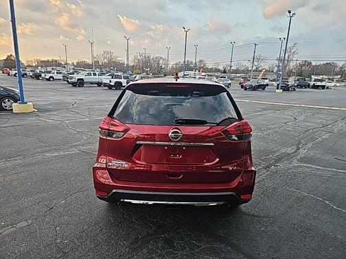 2018 Nissan Rogue SV
