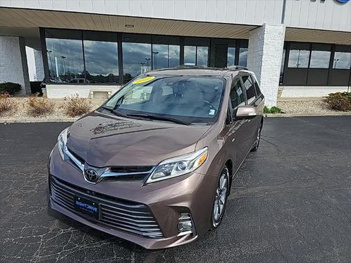 2020 Toyota Sienna XLE