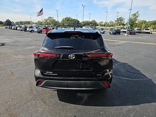 2021 Toyota Highlander L