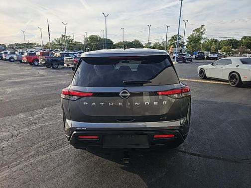 2023 Nissan Pathfinder S 4WD