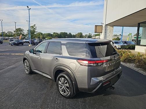 2023 Nissan Pathfinder S 4WD