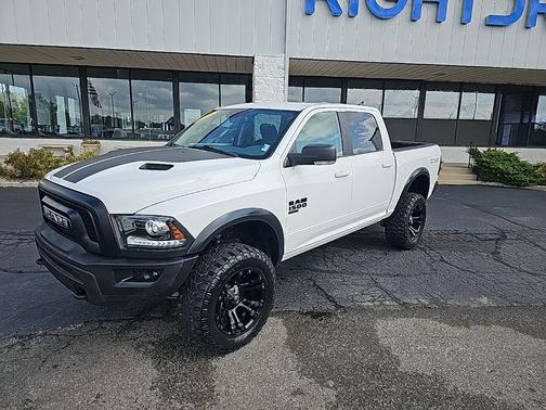 2019 RAM 1500 SLT