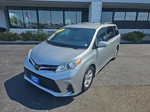 2020 Toyota Sienna LE