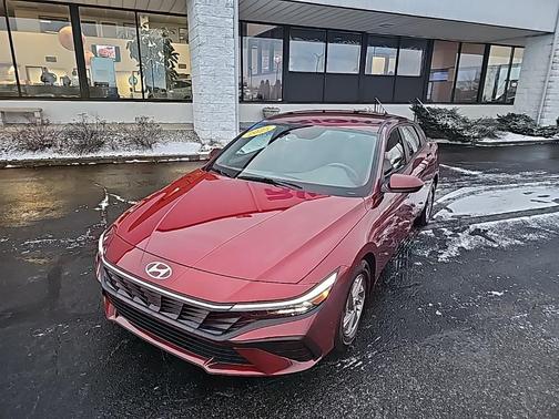 2025 Hyundai ELANTRA SE