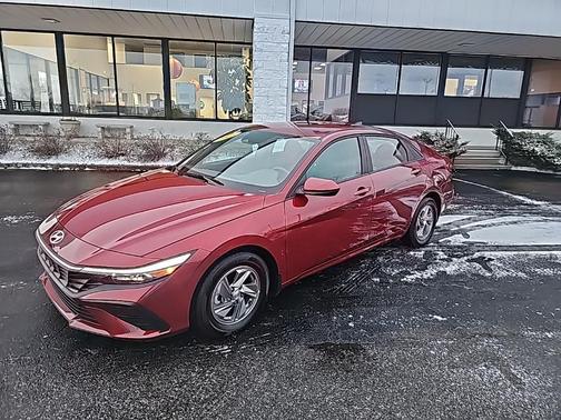 2025 Hyundai ELANTRA SE