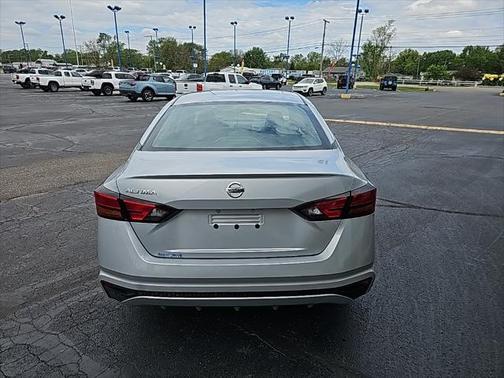 2022 Nissan Altima S FWD