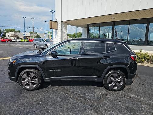 2022 Jeep Compass Latitude Lux