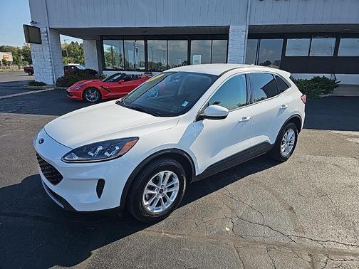2020 Ford Escape SE