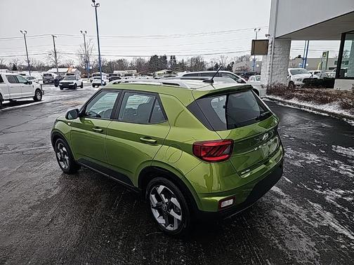 2023 Hyundai VENUE SEL