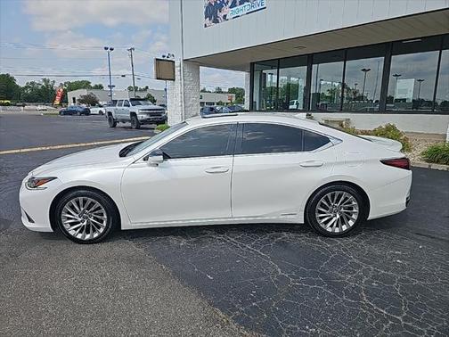 2019 Lexus ES 300h Base