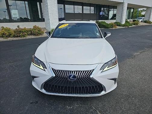 2019 Lexus ES 300h Base