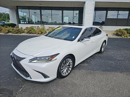 2019 Lexus ES 300h Base