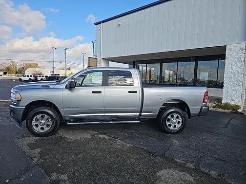 2024 RAM 2500 Big Horn Crew Cab 4x4 6'4' Box