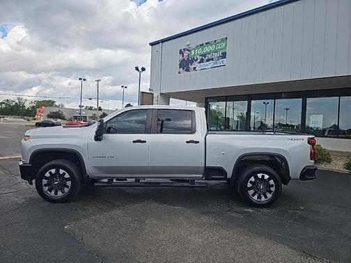 2022 Chevrolet Silverado 2500 Custom