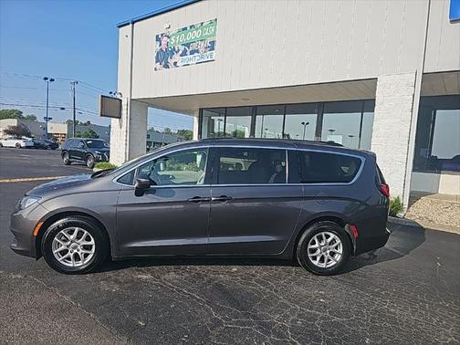 2021 Chrysler Voyager LXI
