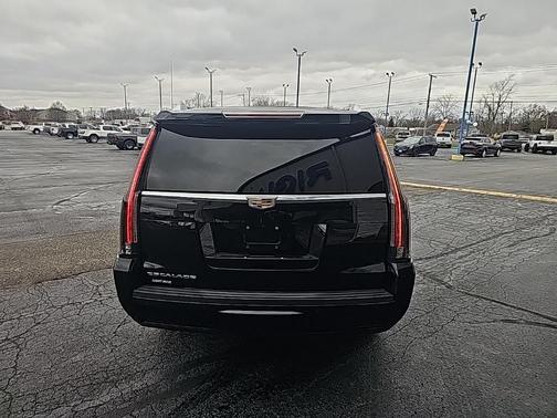 2019 Cadillac Escalade ESV Luxury